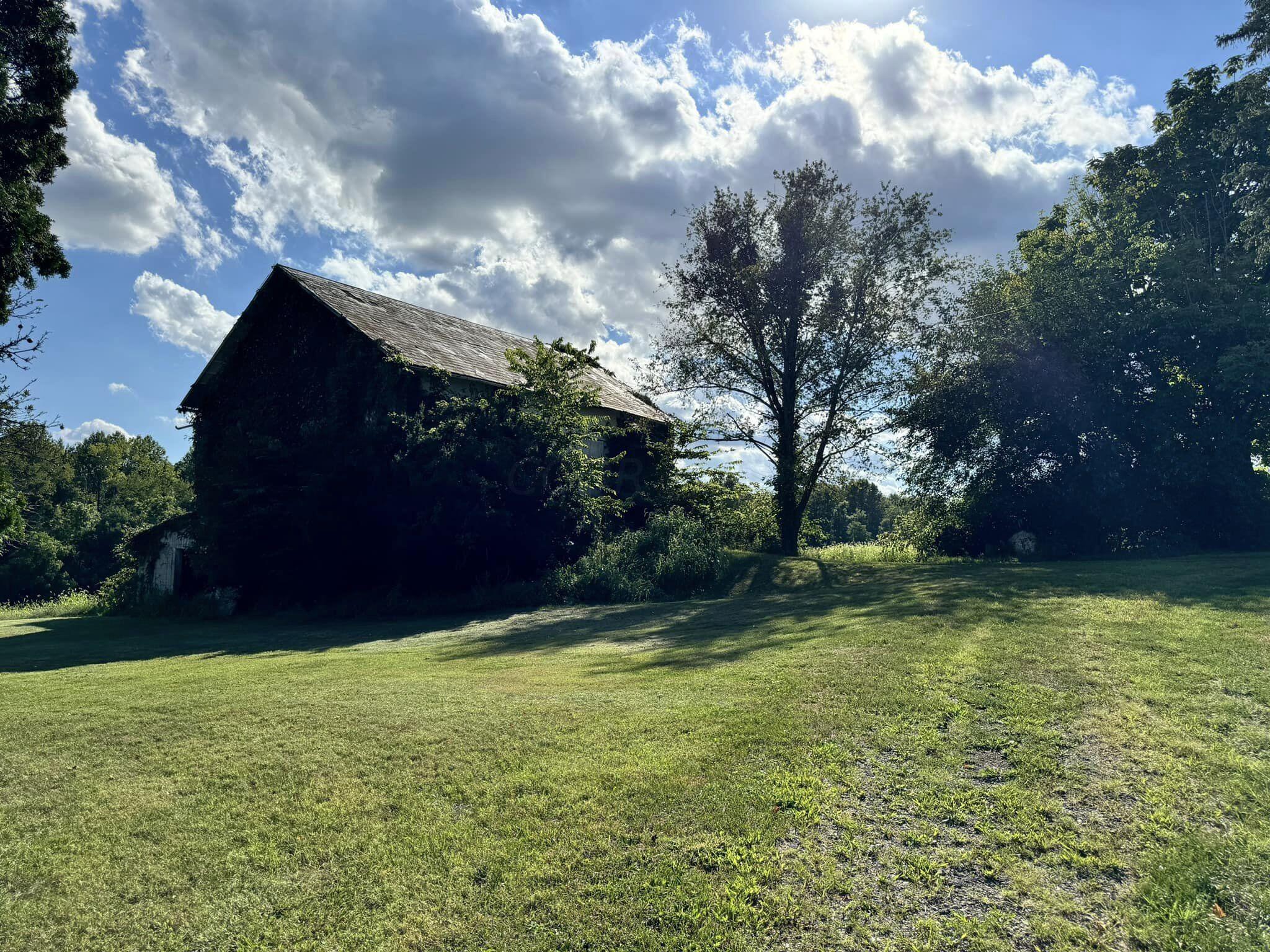 7400 Follin Road Fredericktown, OH 43019 - Photo 16 of 28 458194597_10229552192003391_675457603208