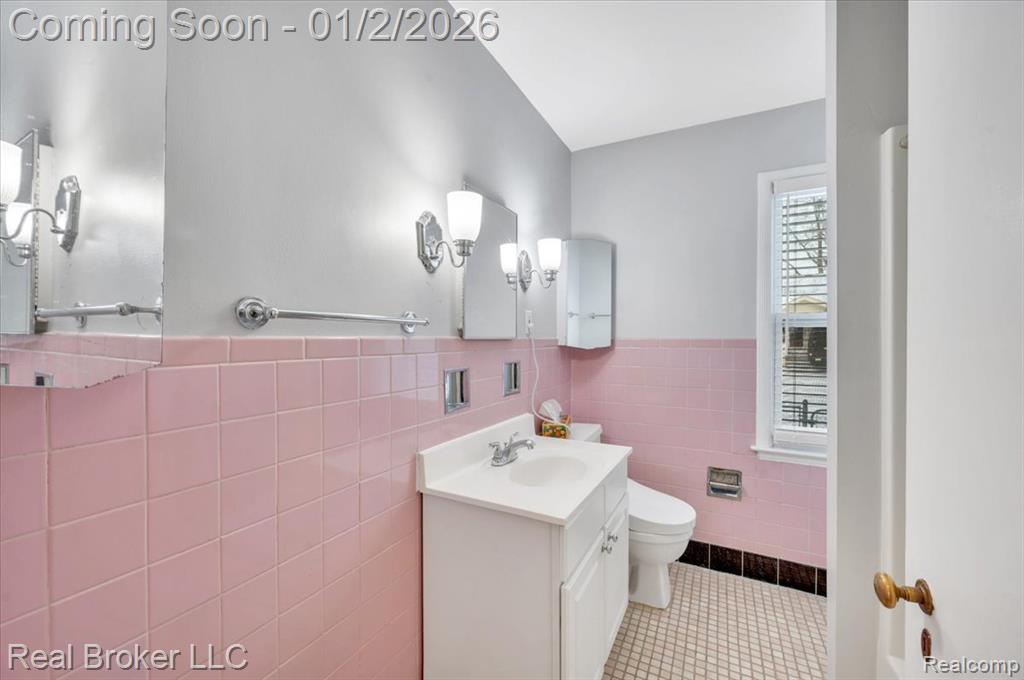1634 Crooks Road Royal Oak, MI 48067 - Photo 17 of 26