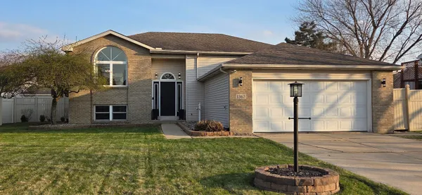 $405,000 | 1367 Dixon Parkway, Chesterton, IN 46304