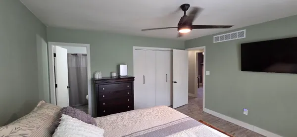 $405,000 | 1367 Dixon Parkway, Chesterton, IN 46304