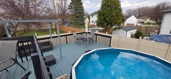 $405,000 | 1367 Dixon Parkway, Chesterton, IN 46304