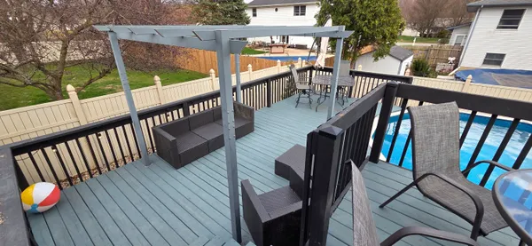 $405,000 | 1367 Dixon Parkway, Chesterton, IN 46304