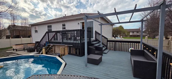 $405,000 | 1367 Dixon Parkway, Chesterton, IN 46304