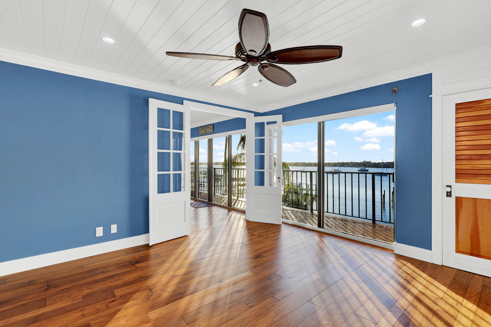 624 Southwest St Lucie Crescent, Unit 306 Stuart, FL 34994 - Photo 31 of 49 a view of an entryway with wooden floor