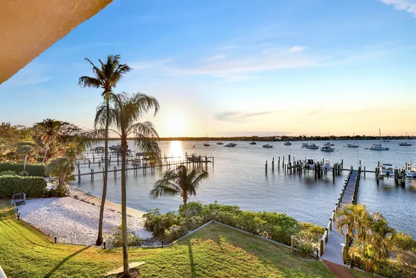 $720,000 | 624 Southwest St Lucie Crescent, Unit 306, Stuart, FL 34994