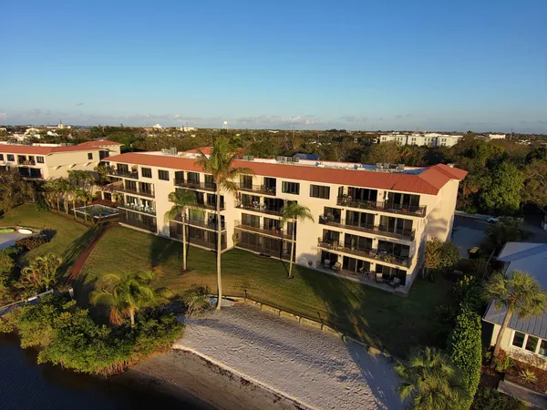 $720,000 | 624 Southwest St Lucie Crescent, Unit 306, Stuart, FL 34994
