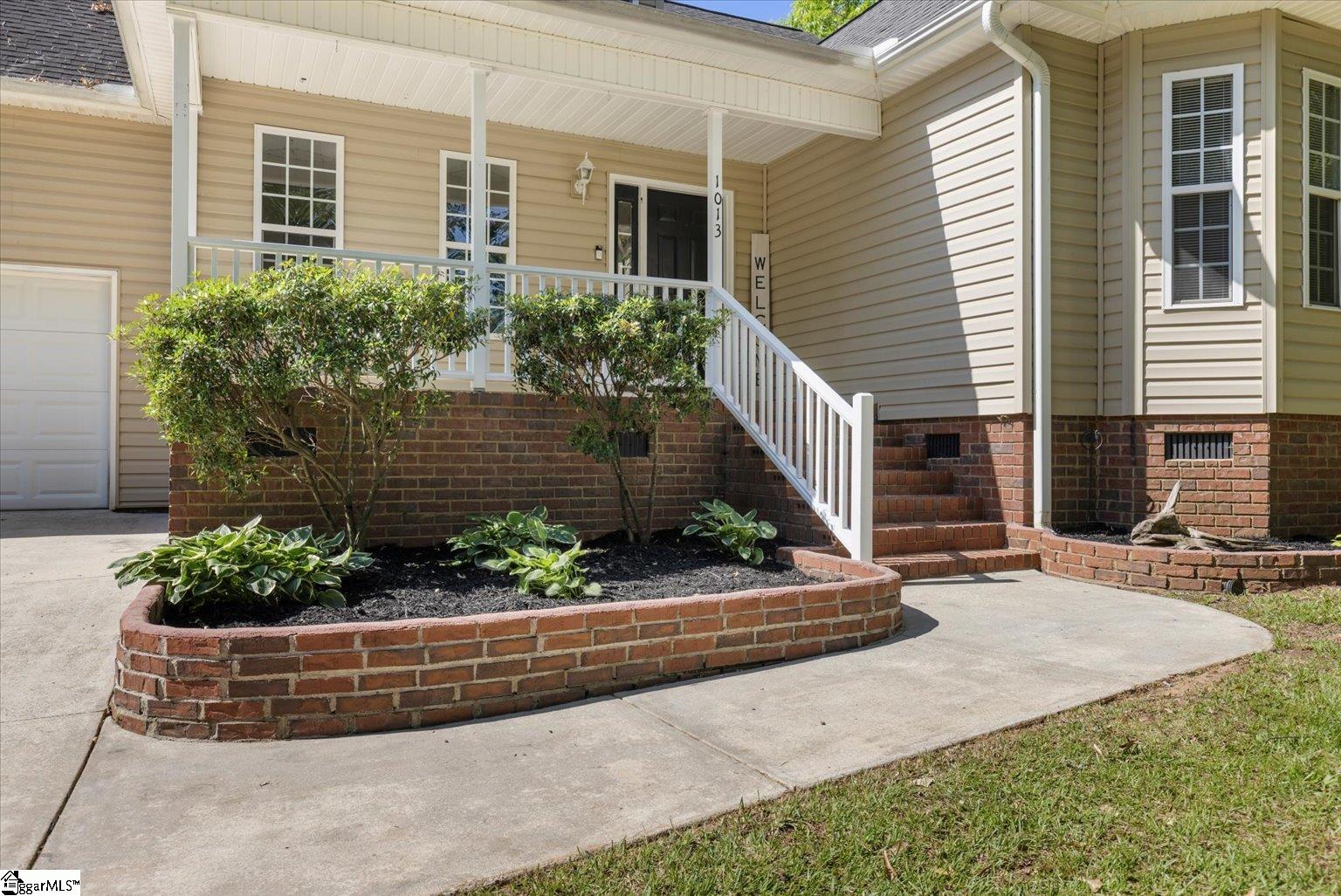 1013 Willow Run Anderson, SC 29621 - Photo 2 of 23