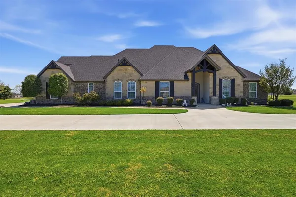 $1,225,900 | 1201 East Iberian Court, Granbury, TX 76048