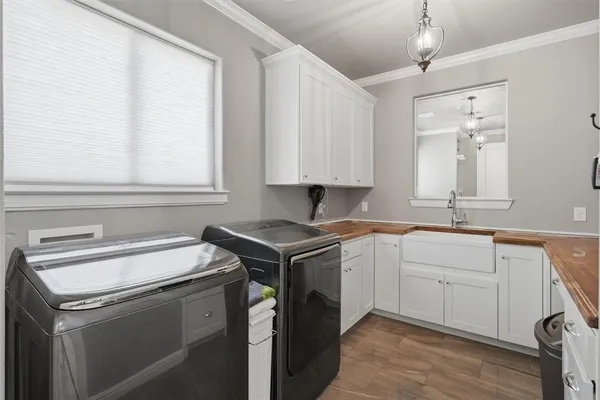 $1,225,900 | 1201 East Iberian Court, Granbury, TX 76048