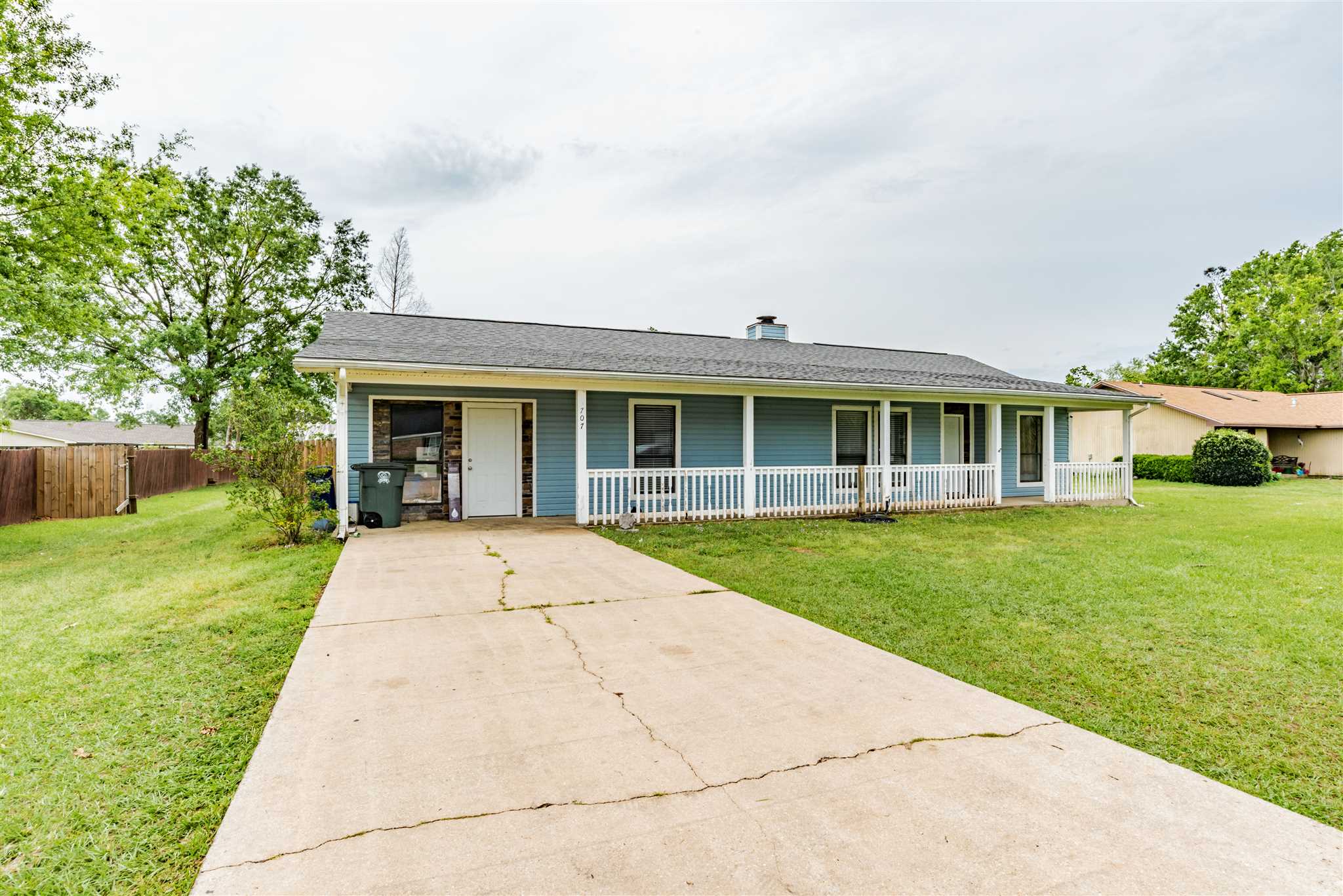 707 West Magnolia Avenue Foley, AL 36535 - Photo 4 of 28