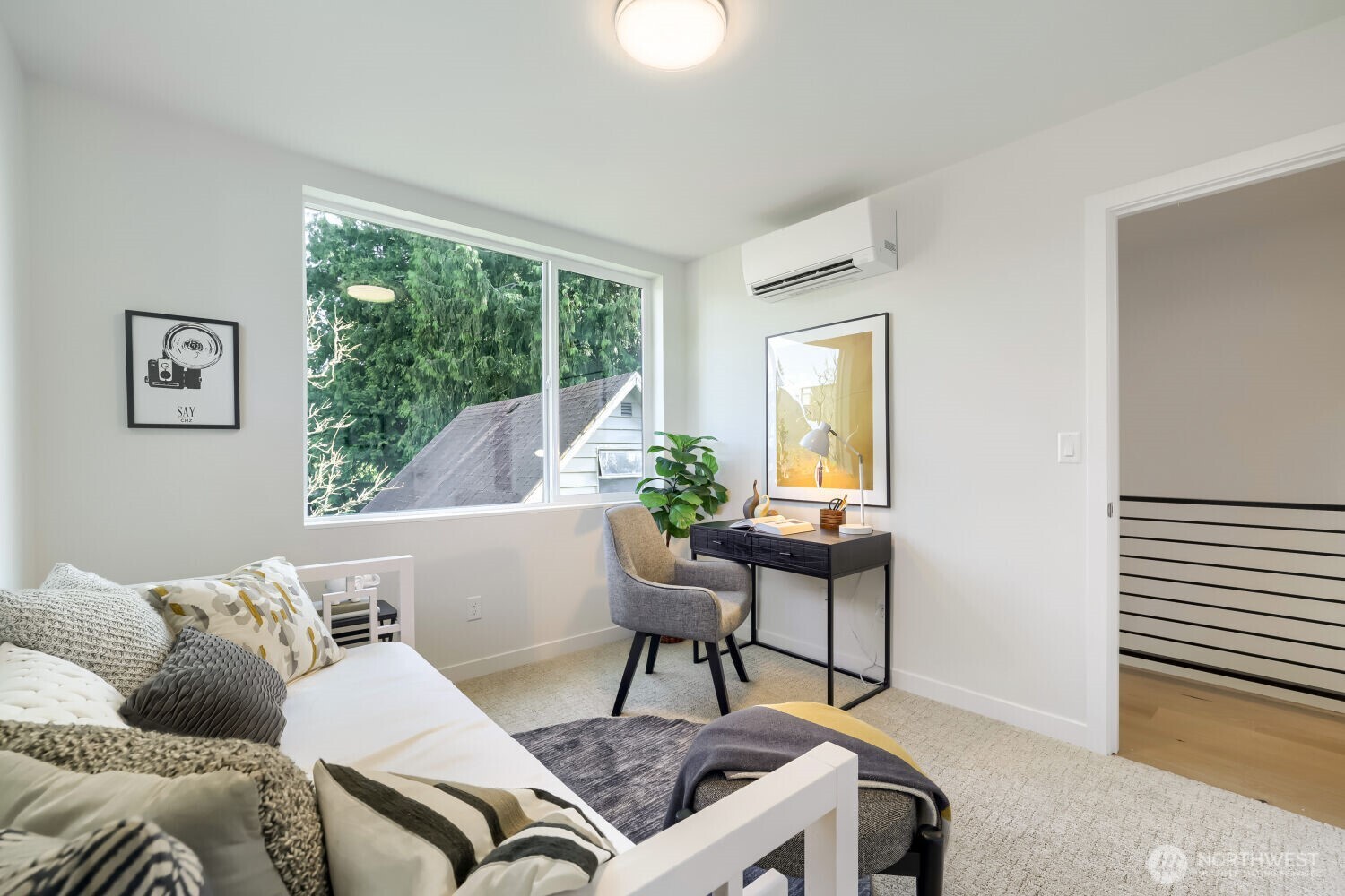 809 Northeast 90th Street Seattle, WA 98115 - Photo 10 of 20