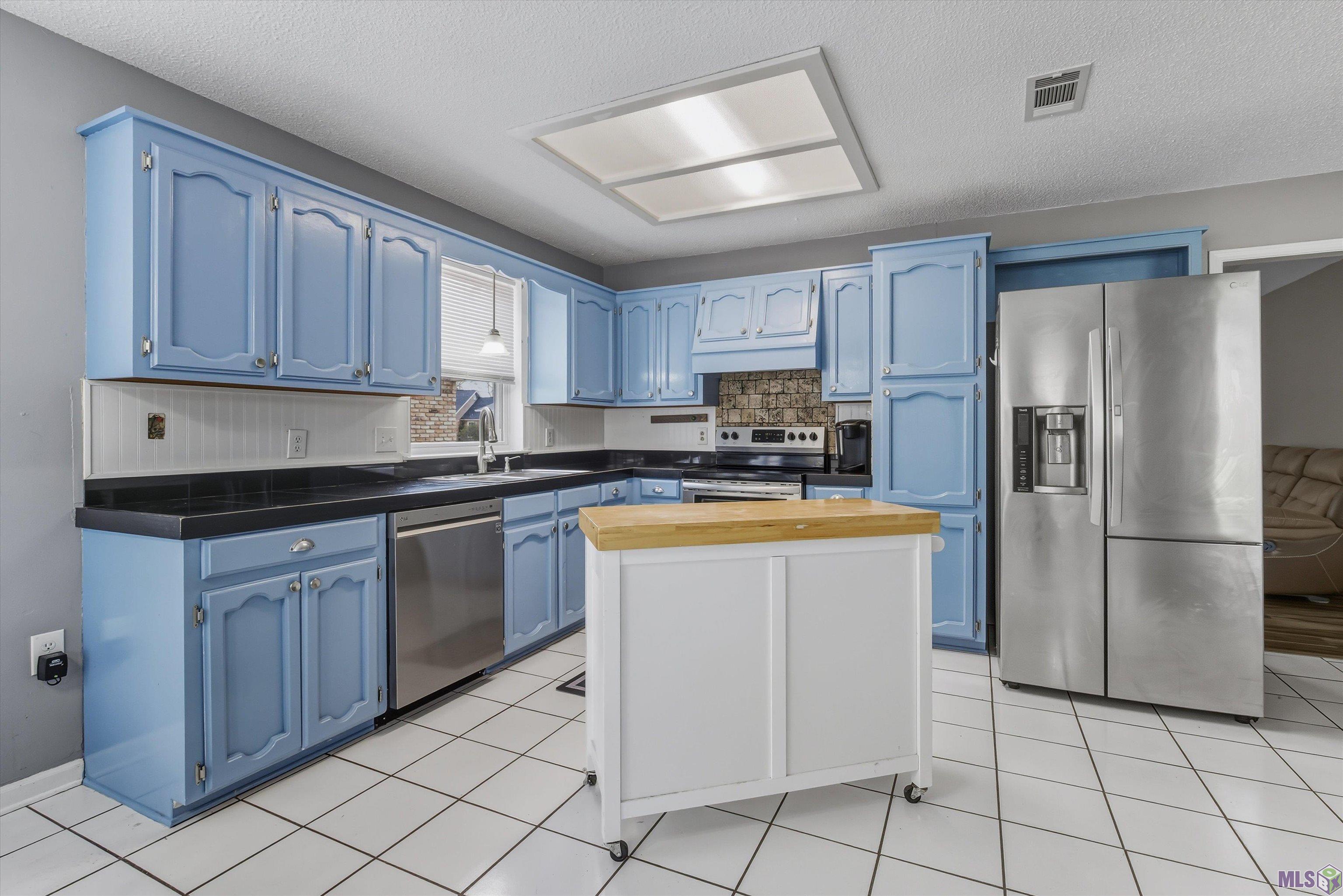 4445 Country Hill Drive Baton Rouge, LA 70817 - Photo 5 of 16