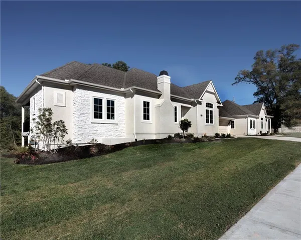 $585,900 | 7231 Allman Drive, Shawnee, KS 66217