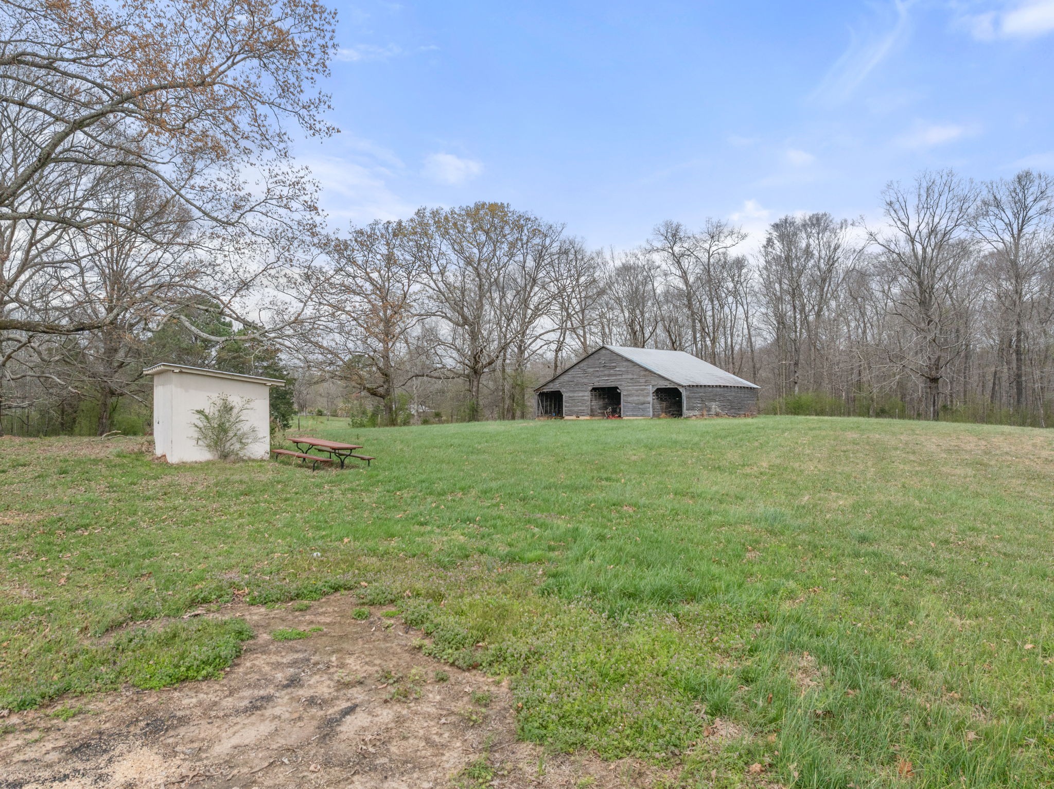 11051 Highway 64 Lexington, AL 35648 - Photo 25 of 44 a front view of a house with a yard