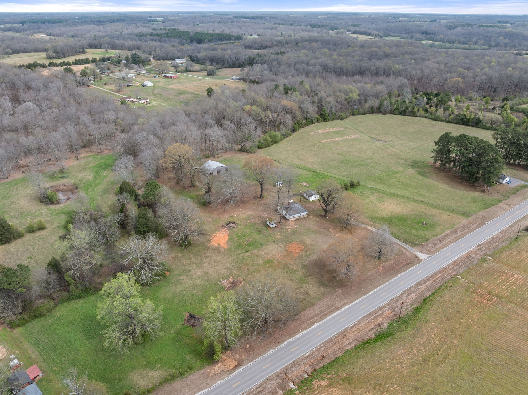 11051 Highway 64 Lexington, AL 35648 - Photo 36 of 44 a view of a outdoor space