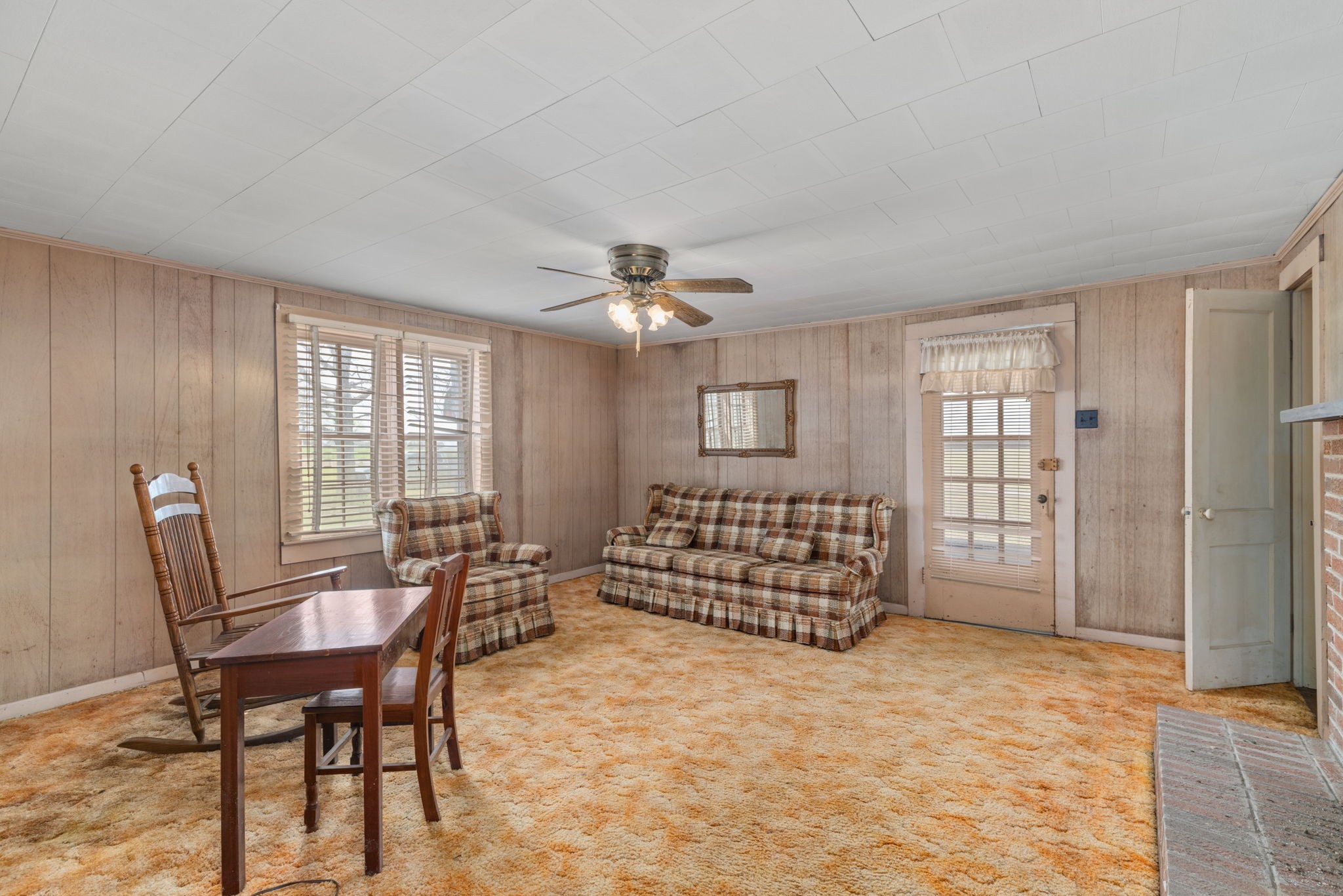 11051 Highway 64 Lexington, AL 35648 - Photo 5 of 44 a living room with furniture