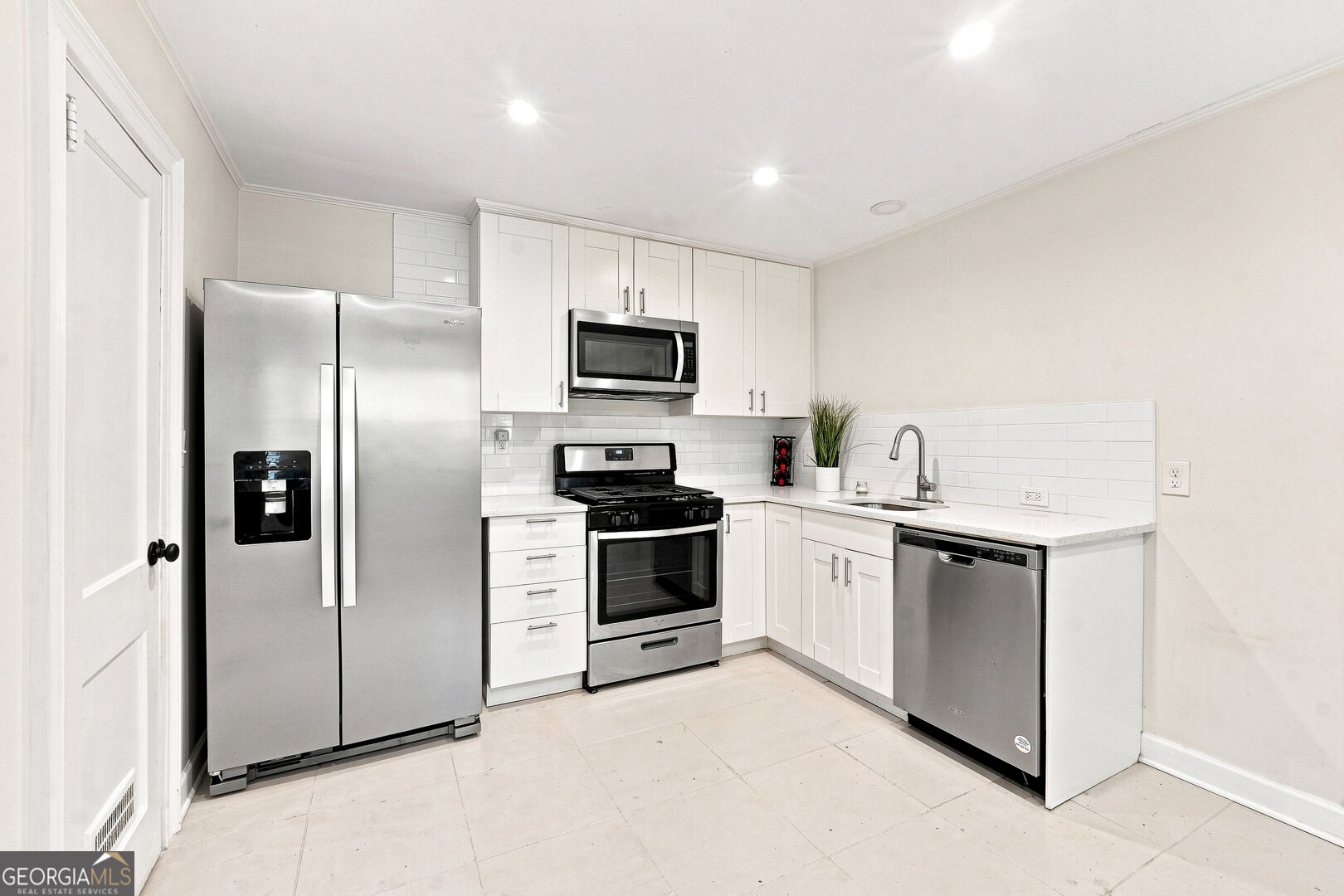 2248 Rugby Terrace College Park, GA 30337 - Photo 4 of 19 Gallery Image 4