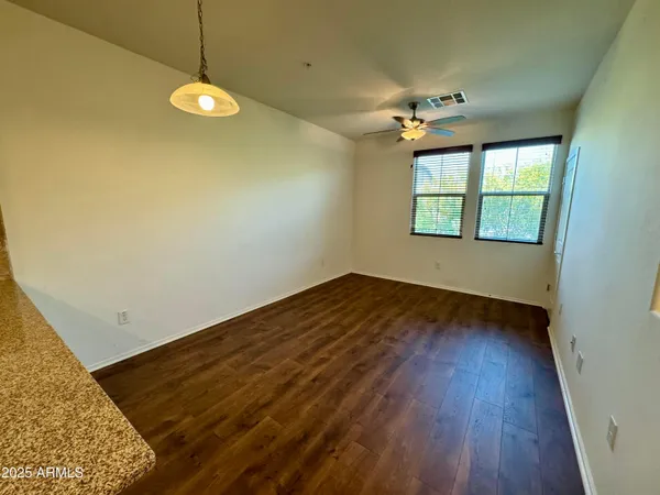 $1,589 | 2330 East Huntington Drive, Unit 103, Phoenix, AZ 85040