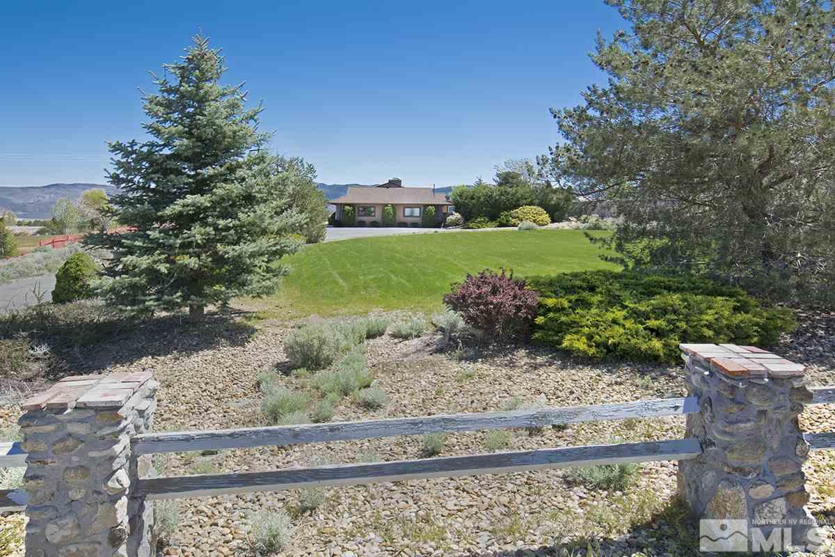 12560 Thomas Creek Road Reno, NV 89511 - Photo 20 of 20 a view of a garden with an outdoor space
