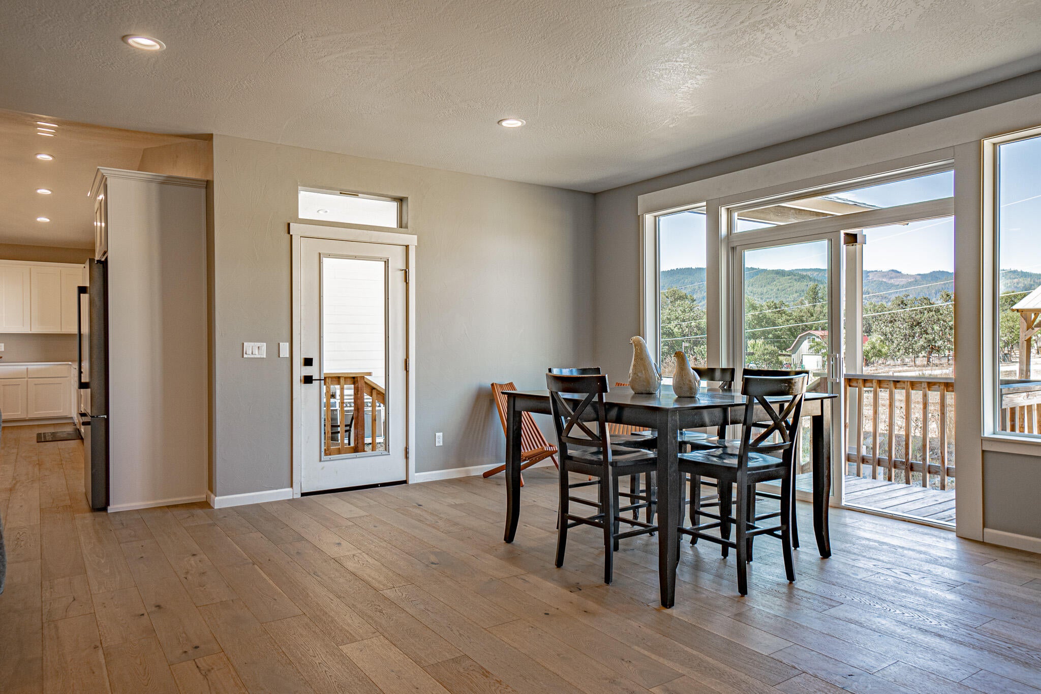 3808 Willow Springs Road Central Point, OR 97502 - Photo 10 of 27 DSC06092-HDR