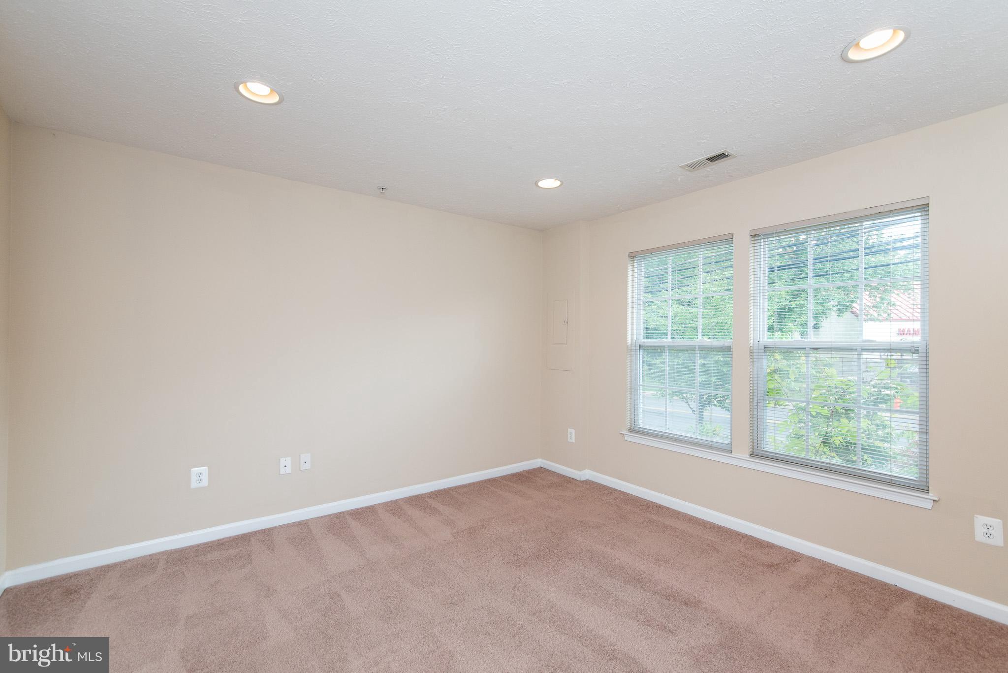 895 Middle River Road Middle River, MD 21220 - Photo 4 of 30 Family Room