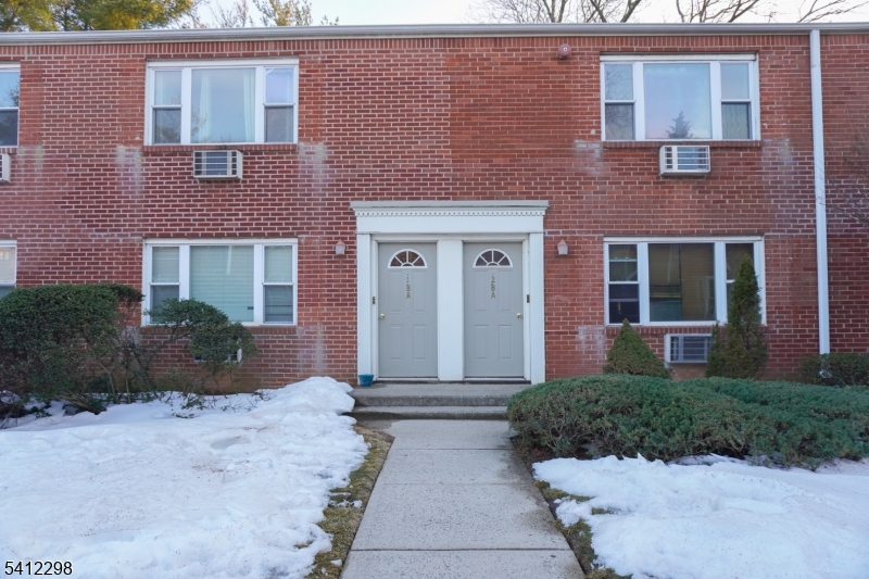 72 Fox Road, Unit 1B Edison, NJ 08817 - Photo 4 of 29
