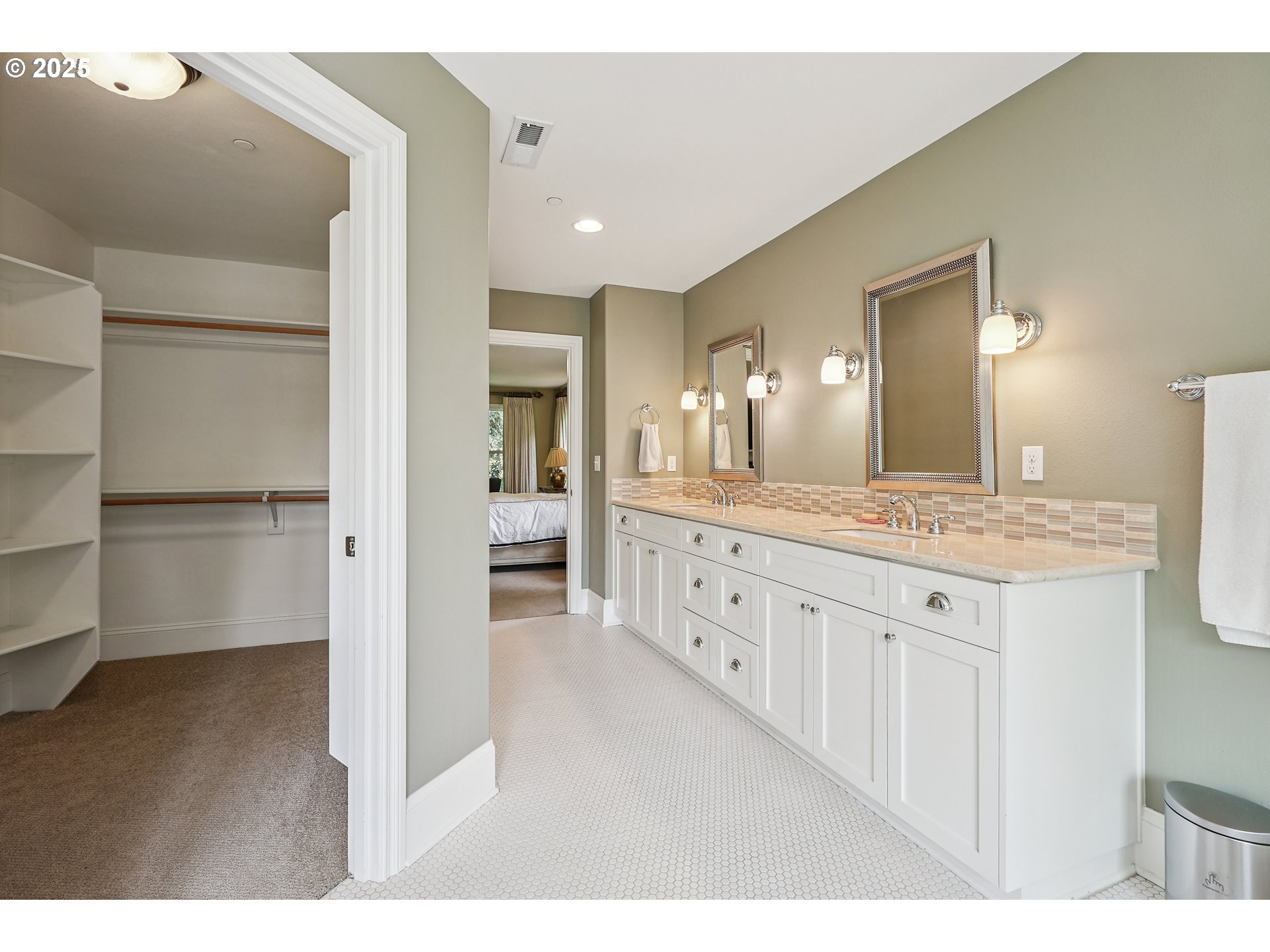 1621 Southeast McBrod Avenue Milwaukie, OR 97222 - Photo 21 of 41 a bathroom with a granite countertop sink mirror and a toilet