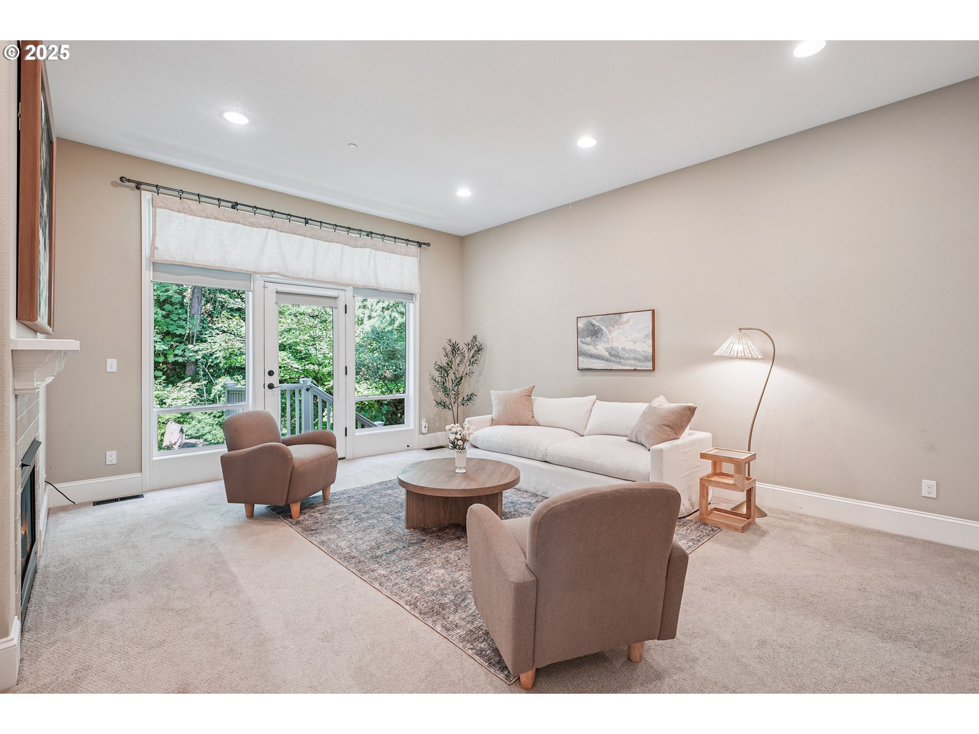 1621 Southeast McBrod Avenue Milwaukie, OR 97222 - Photo 29 of 41 a living room with furniture and a window