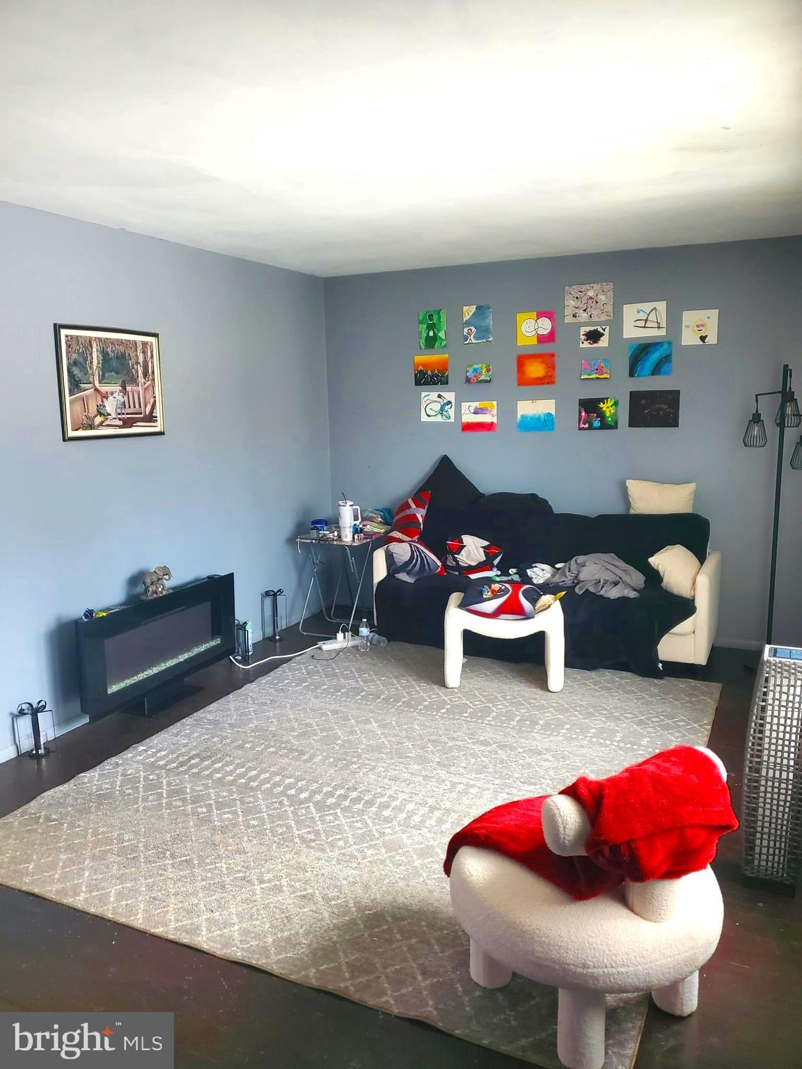 16 Bittersweet Road Trenton, NJ 08638 - Photo 2 of 5 Living Room