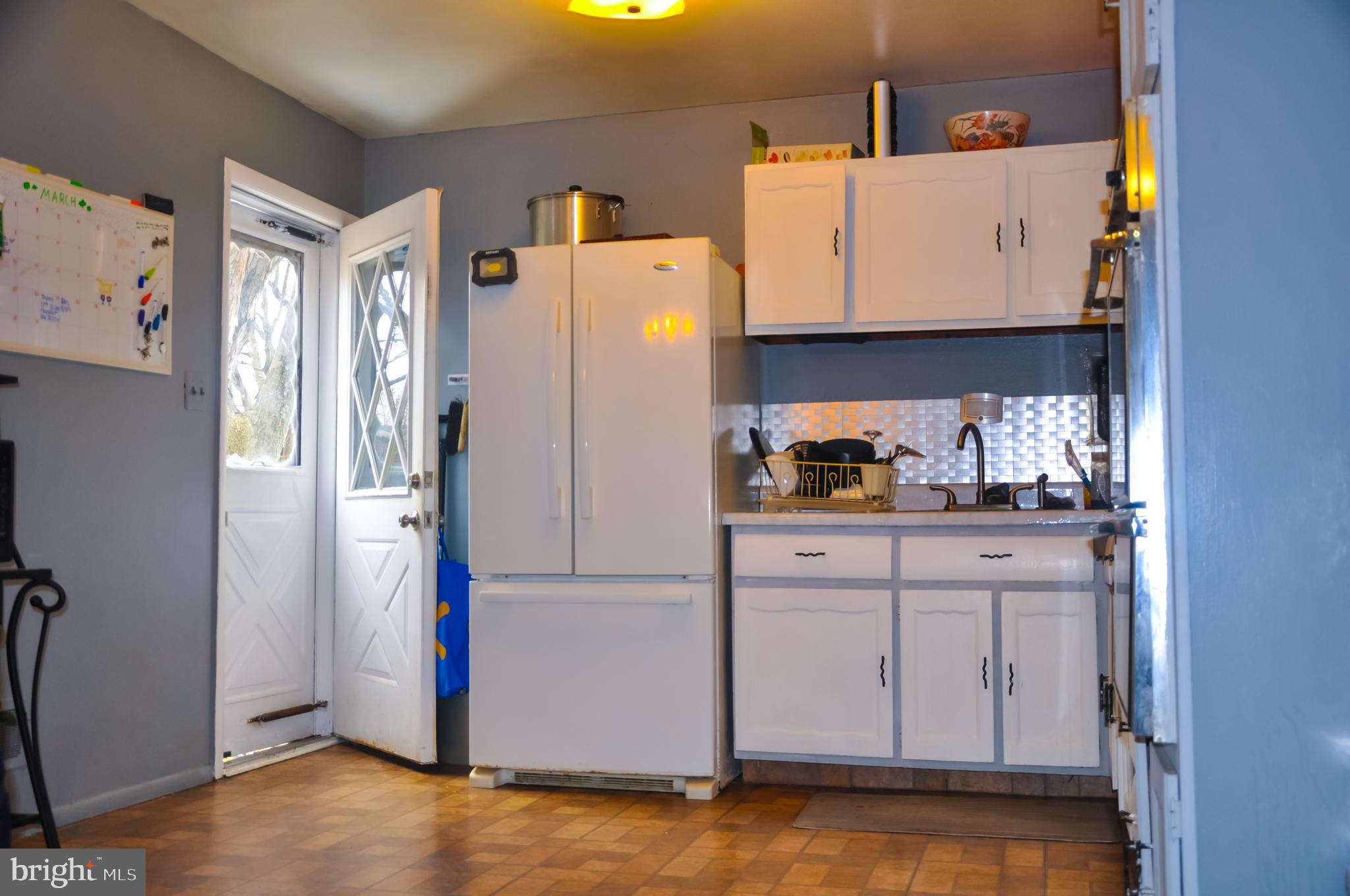 16 Bittersweet Road Trenton, NJ 08638 - Photo 4 of 7 Kitchen