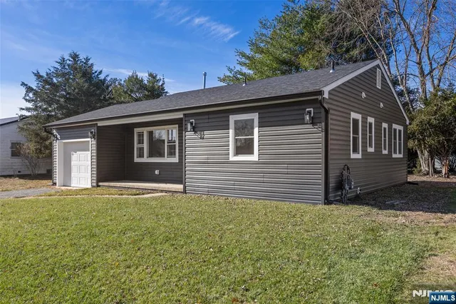 $349,000 | 18 Bolingbroke Drive, Toms River, NJ 08757