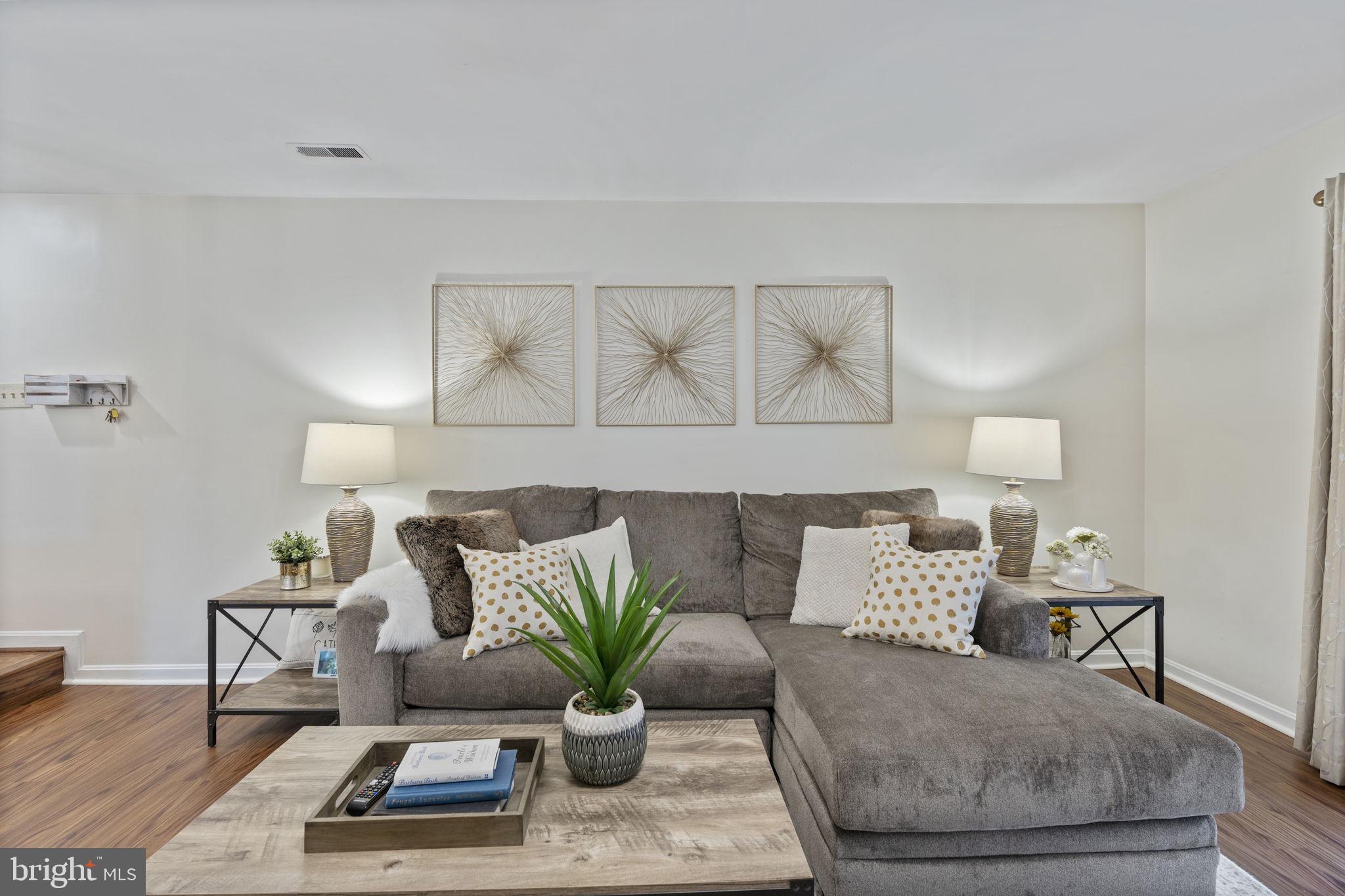 4910 Columbia Road, Unit 1 118 Columbia, MD 21044 - Photo 5 of 35 Living Room