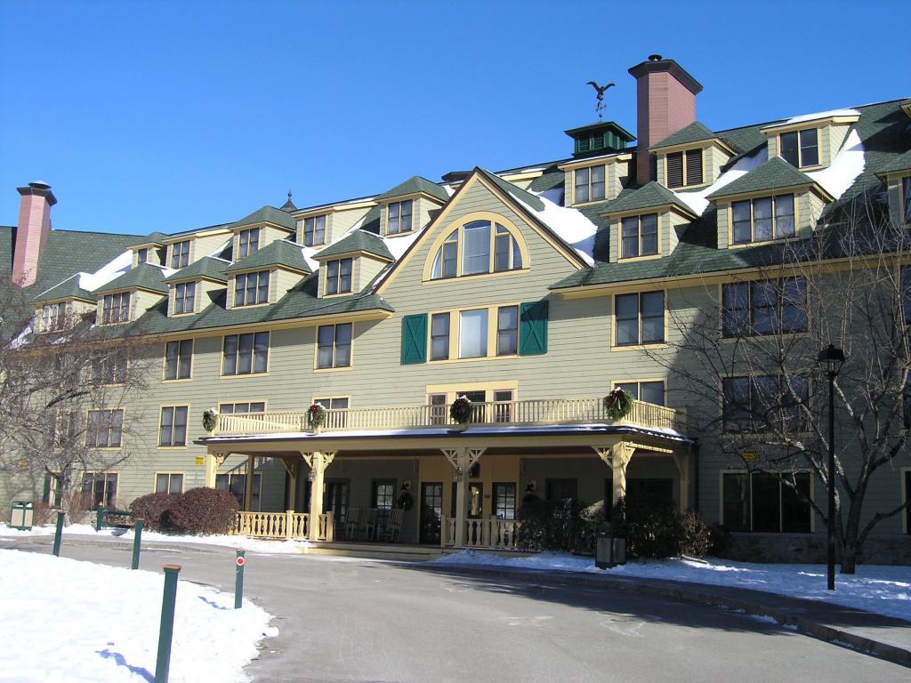 28 Packard's Road, Unit 220 Waterville Valley, NH 03215 - Photo 1 of 28 Gallery Image 1