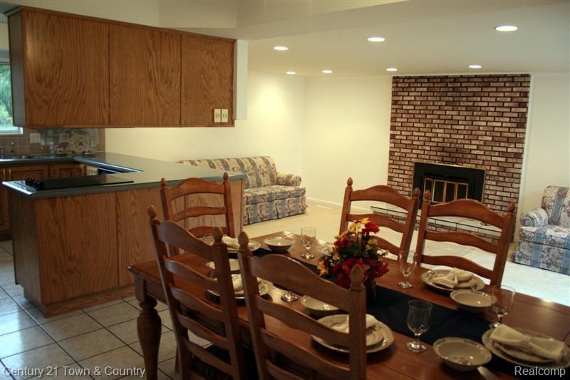3340 Chicago Road Warren, MI 48092 - Photo 7 of 22 Kitchen2