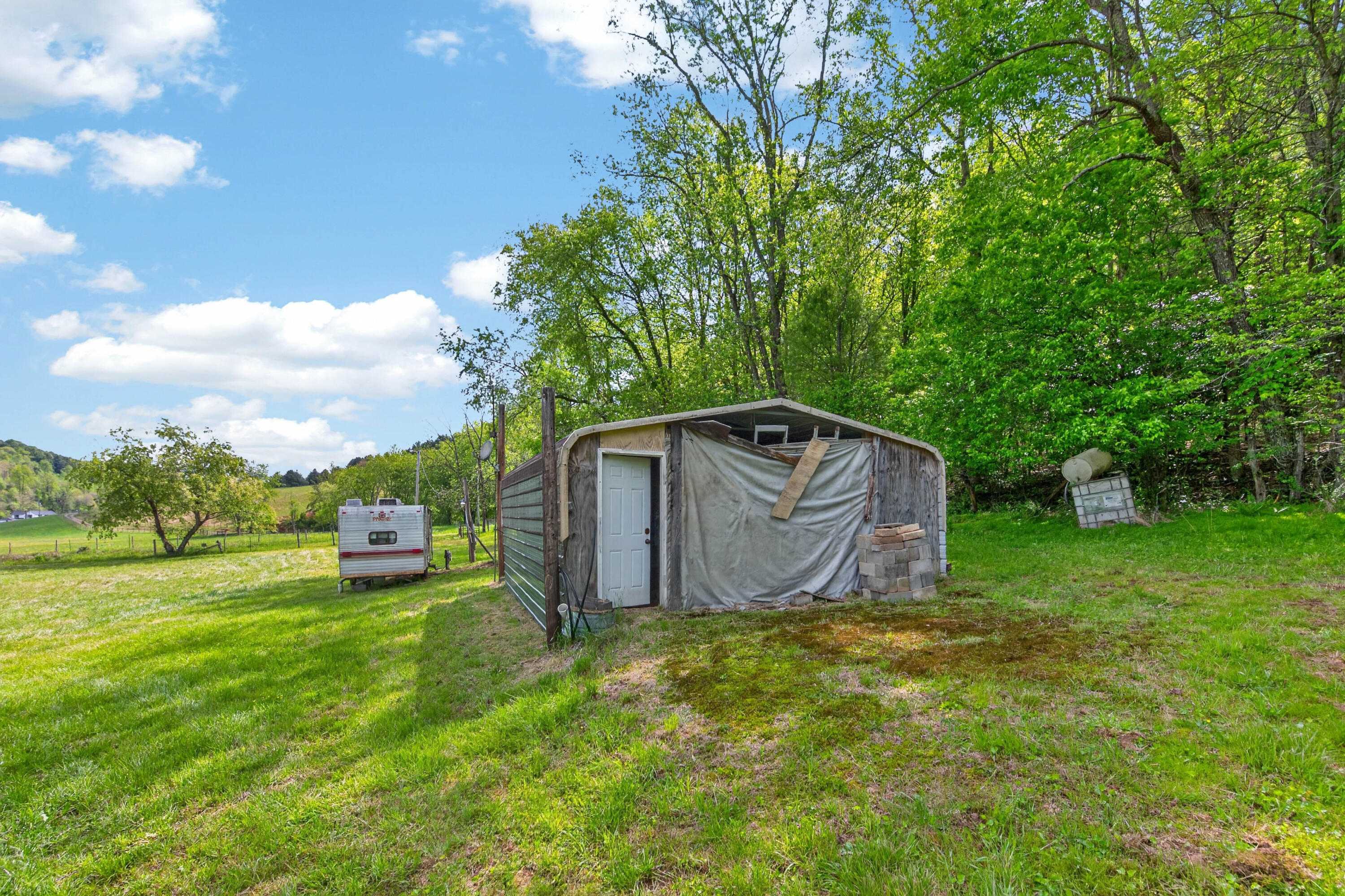 1866 Buffalo Mountain Road Southwest Willis, VA 24380 - Photo 14 of 45 willis-33