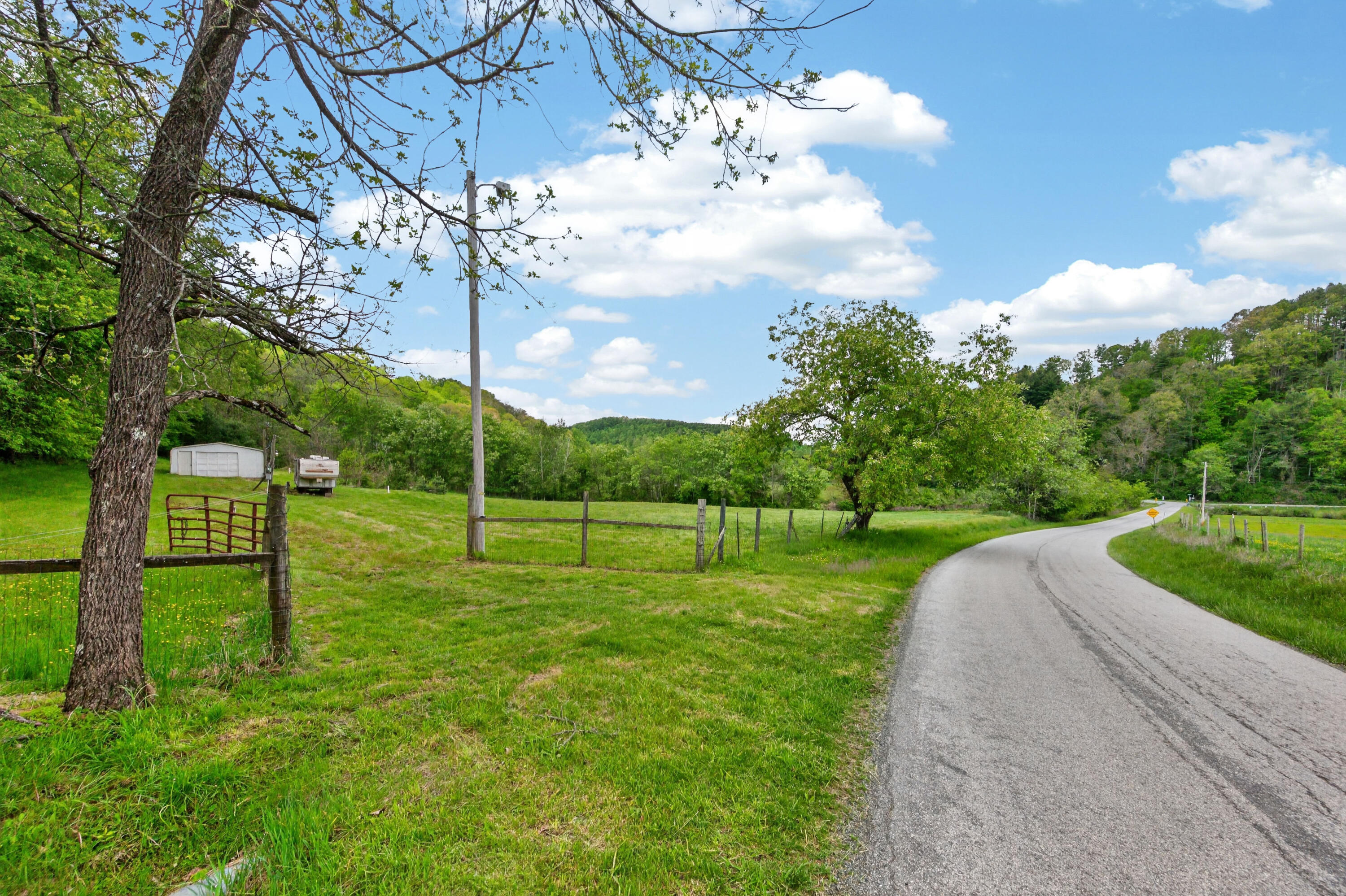 1866 Buffalo Mountain Road Southwest Willis, VA 24380 - Photo 6 of 45 willis-24