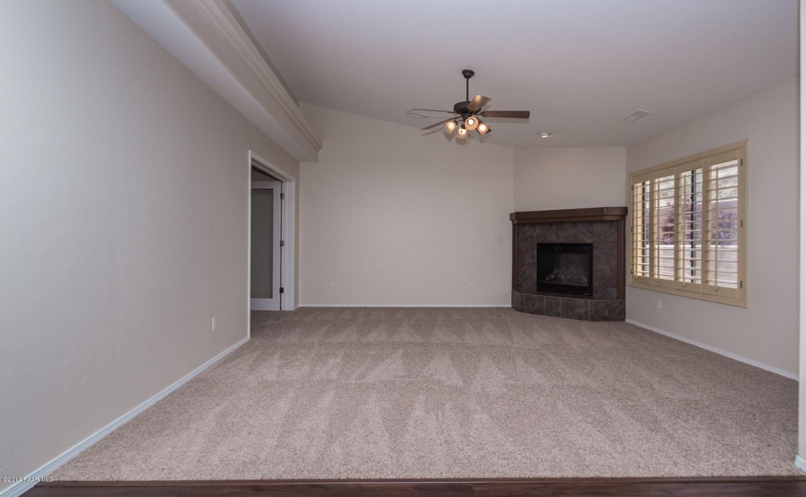 2704 College Heights Road Prescott, AZ 86301 - Photo 5 of 17 002_Living Room