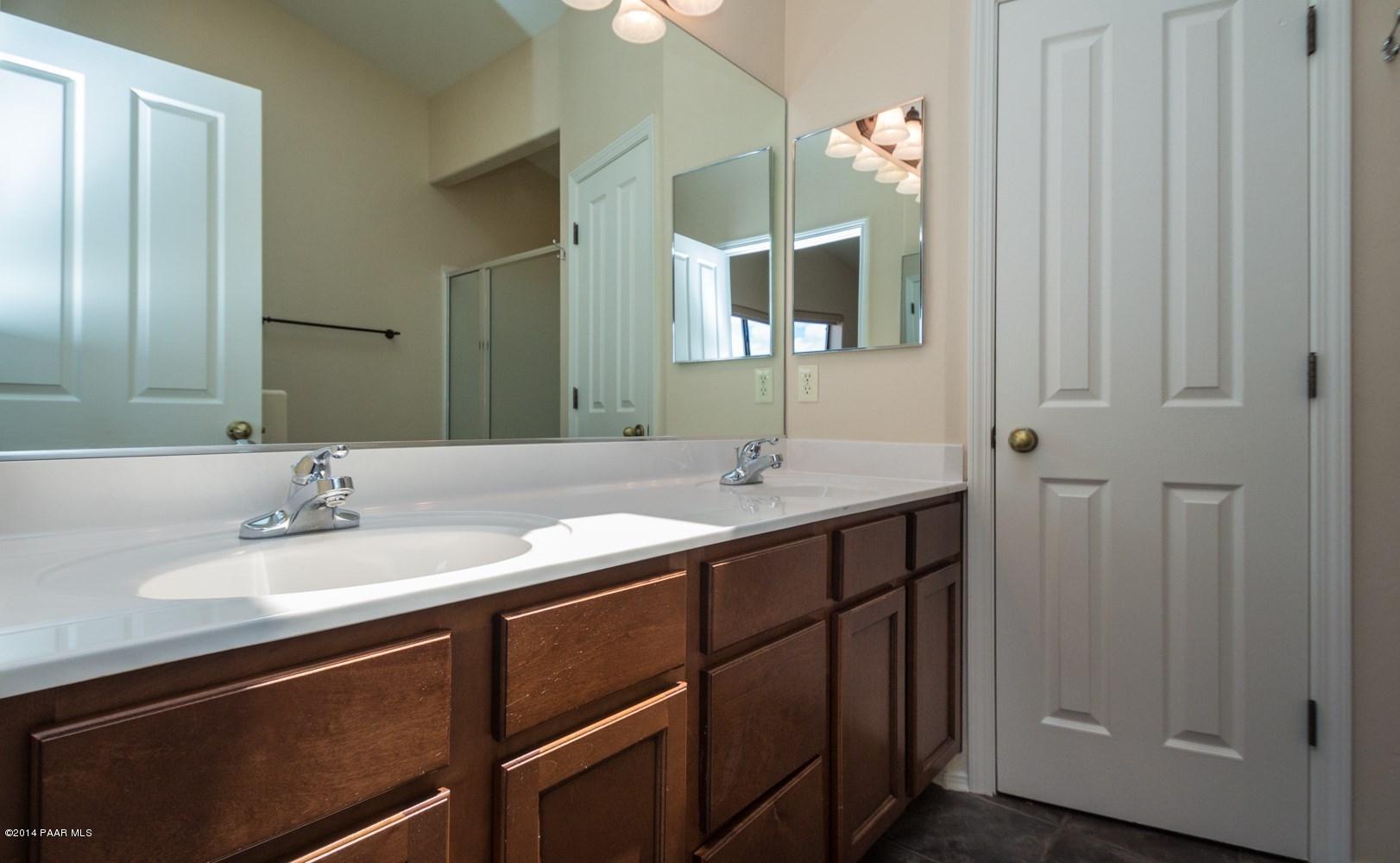 2704 College Heights Road Prescott, AZ 86301 - Photo 9 of 17 009_Master Bathroom