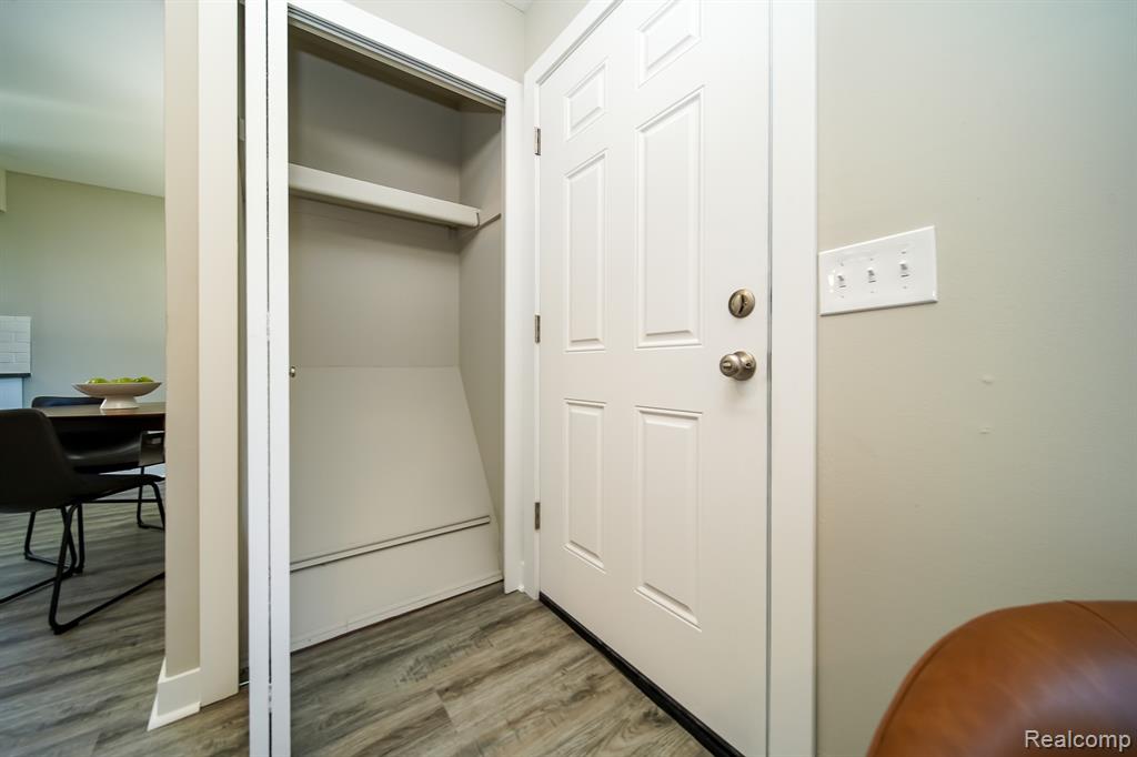 32100 Ruehle Avenue Warren, MI 48093 - Photo 8 of 54