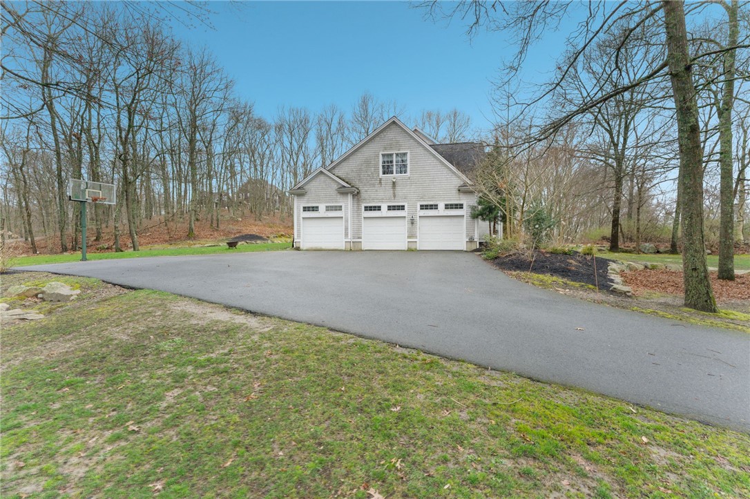 153 Sakonnet Ridge Drive Tiverton, RI 02878 - Photo 6 of 50 Gallery Image 6