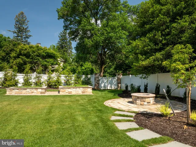 a view of walk in closet and bathroom