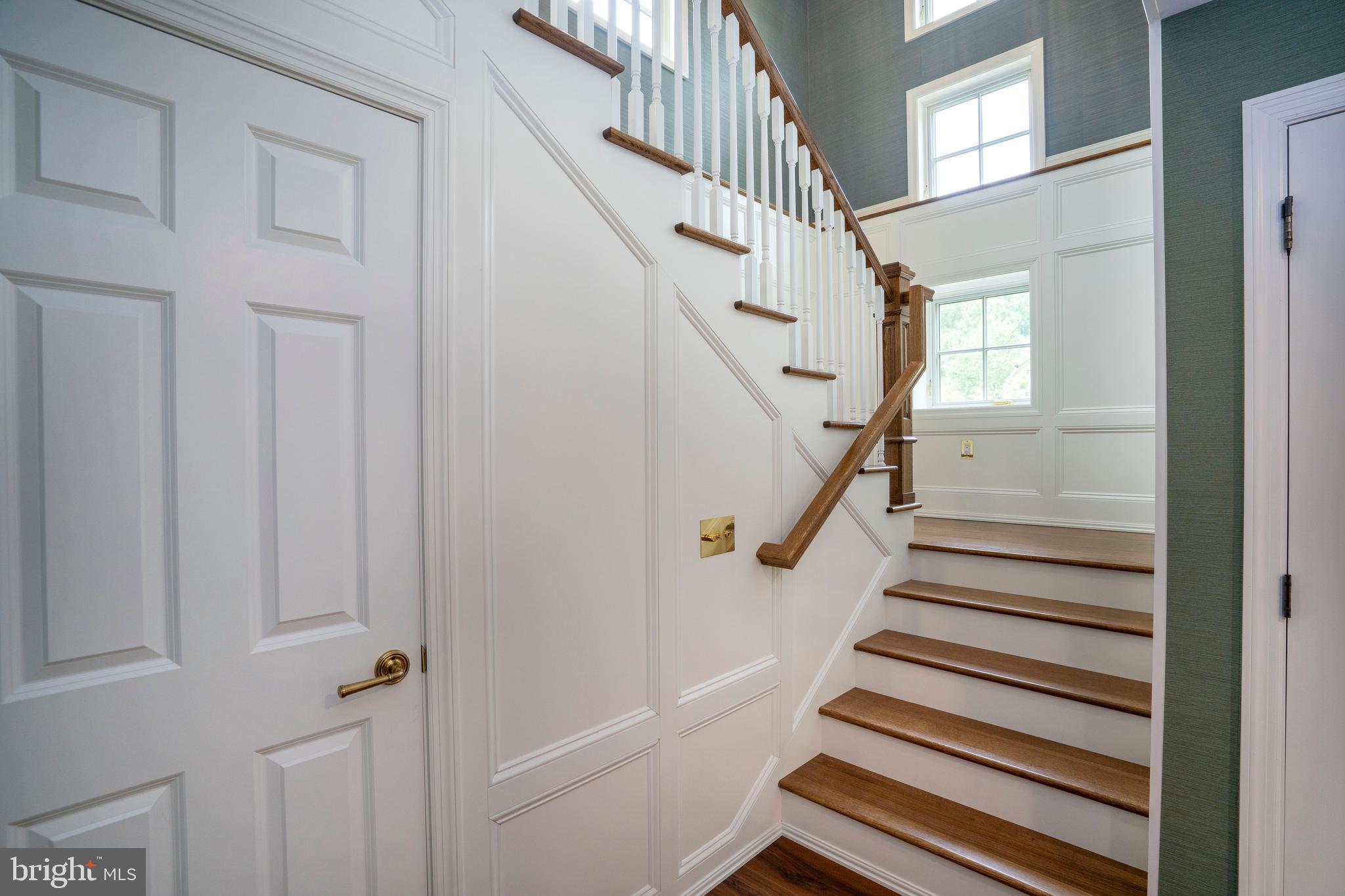 619 McKee Street State College, PA 16803 - Photo 65 of 101 a view of entryway