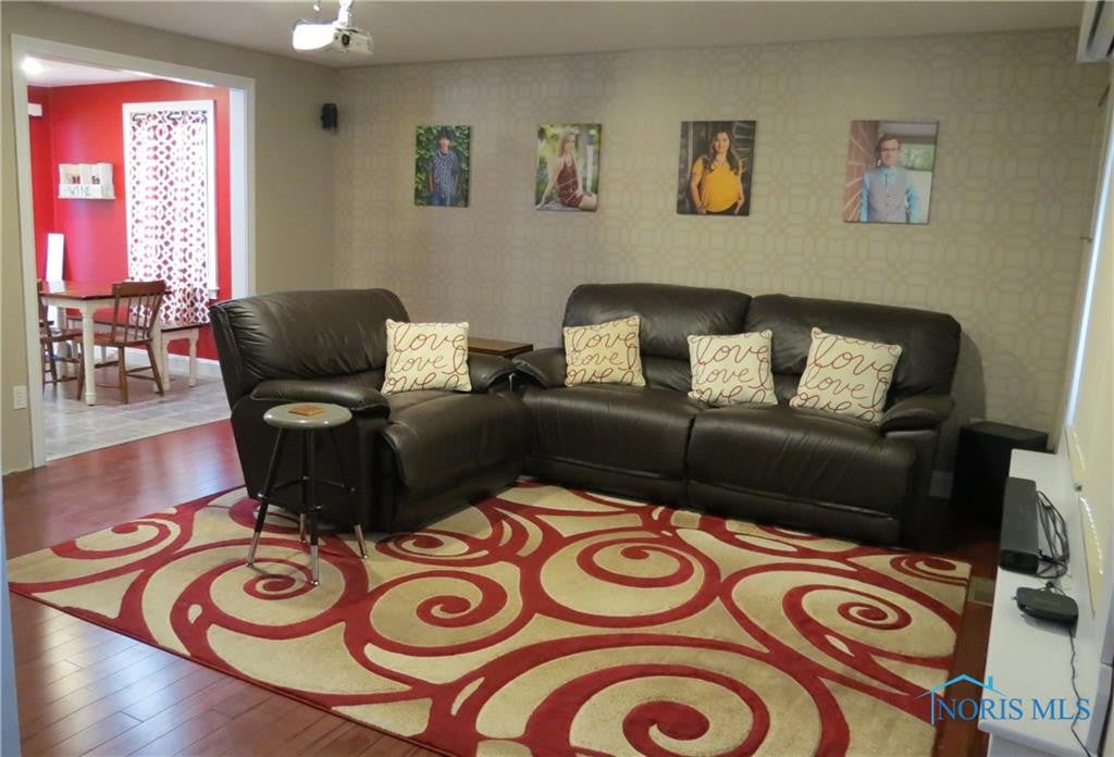 4351 Foxchapel Road Toledo, OH 43607 - Photo 4 of 19 Gallery Image 4