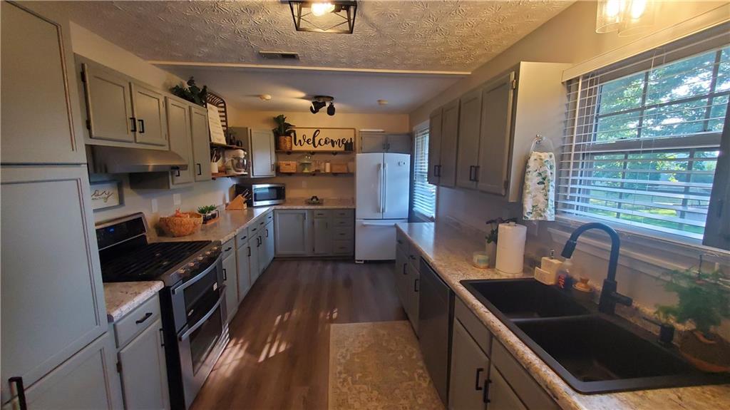 210 Rolling Ridge Road Shelbyville, IN 46176 - Photo 9 of 19