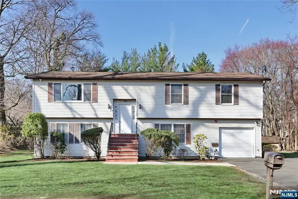 $799,000 | 116 Hillside Avenue, Midland Park, NJ 07432