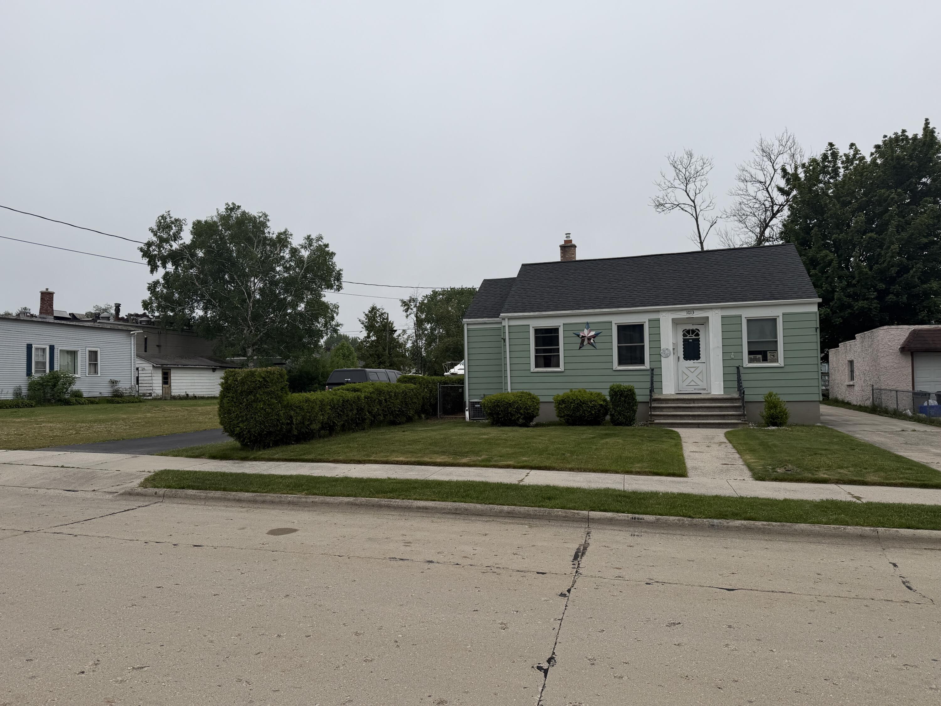 1013 28th Street Two Rivers, WI 54241 - Photo 11 of 32 IMG_1555