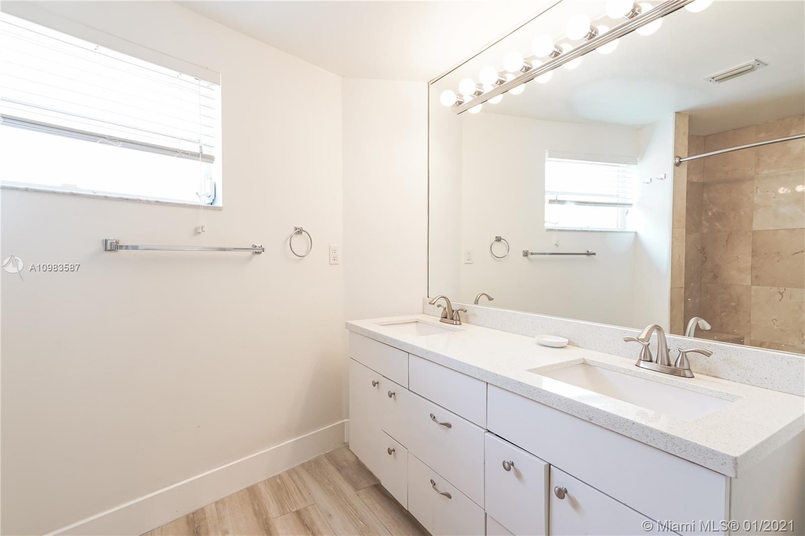 796 Woodcrest Road Key Biscayne, FL 33149 - Photo 4 of 8