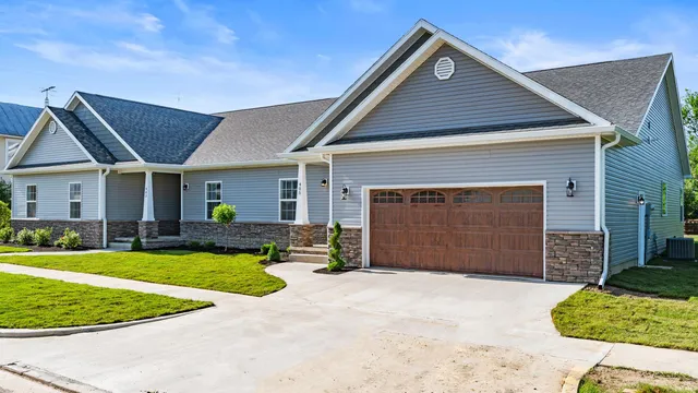 $264,900 | 405 West Washington Street, Winchester, IN 47394