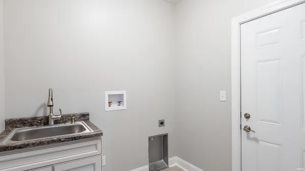 $250,000 | 405 West Washington Street, Winchester, IN 47394