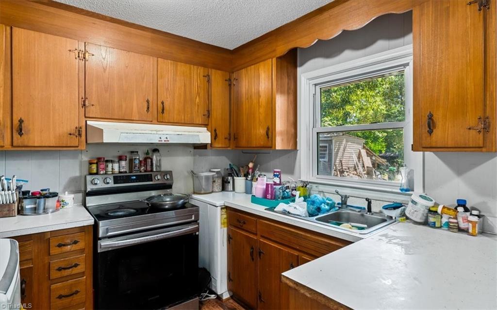 803 Buckner Street Graham, NC 27253 - Photo 8 of 30